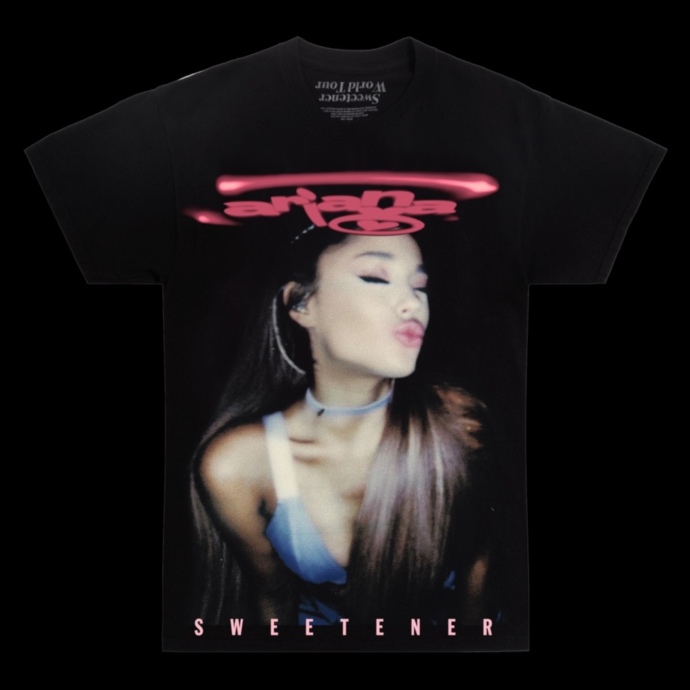 New Ariana Grande Sweetener World Tour T Shirt Size Small